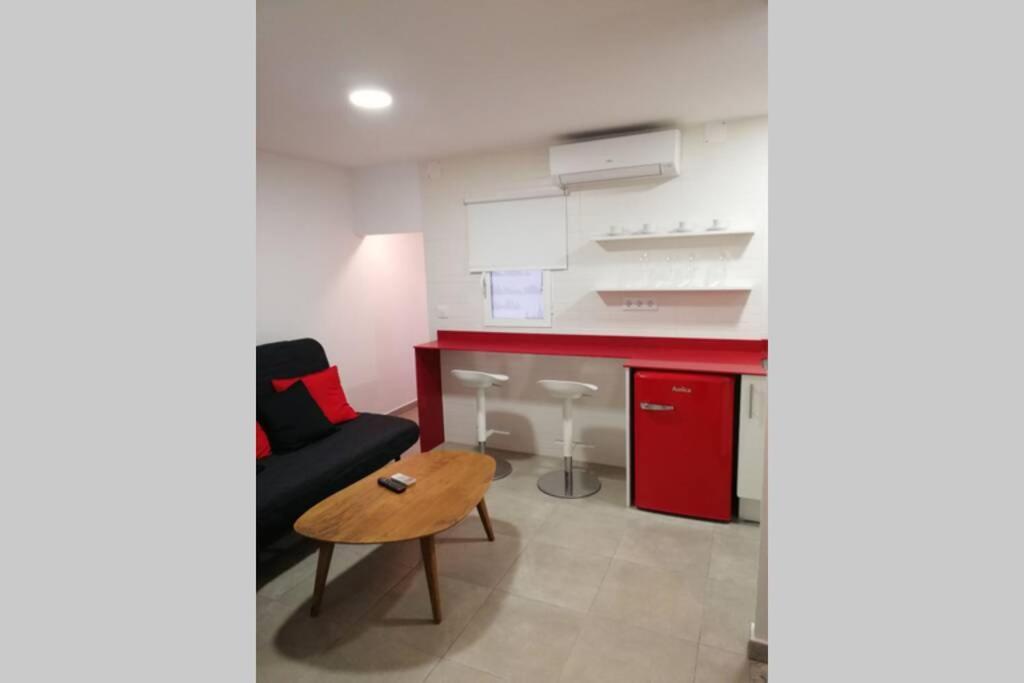 Апартаменти M1 Cool Loft 1 Min Walk To Metro 15 Min Center By Metro Есплуґес-де-Льобреґат Екстер'єр фото